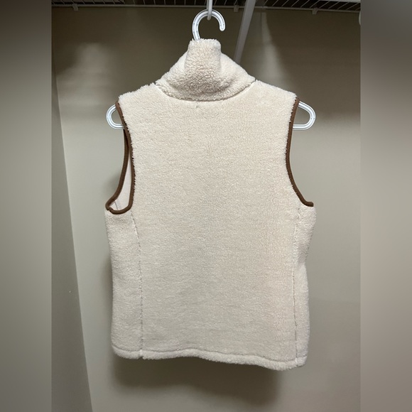 White Chaps Faux Shearling Hiking Vest SM Like New (LN) - Picture 3 of 4